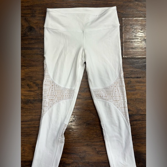 ALO West Coast Yoga Leggings - Picture 6 of 11